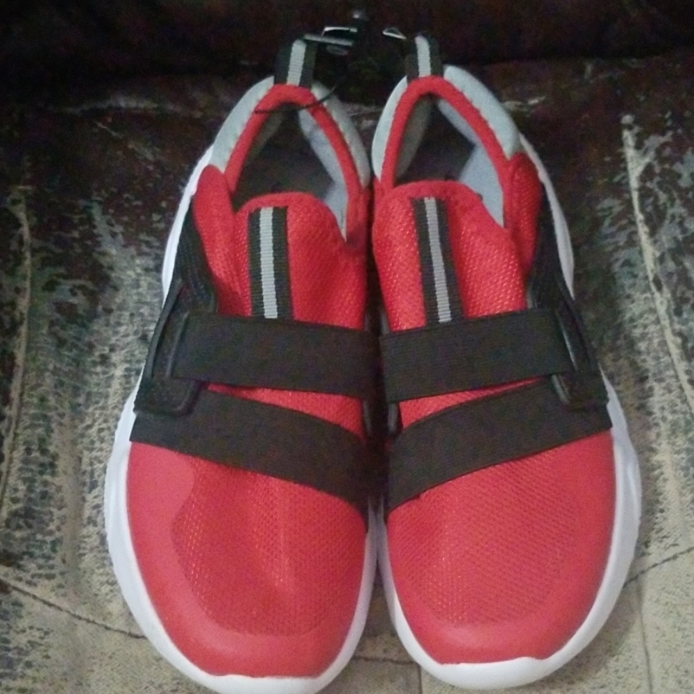 Boys size 6 shoes